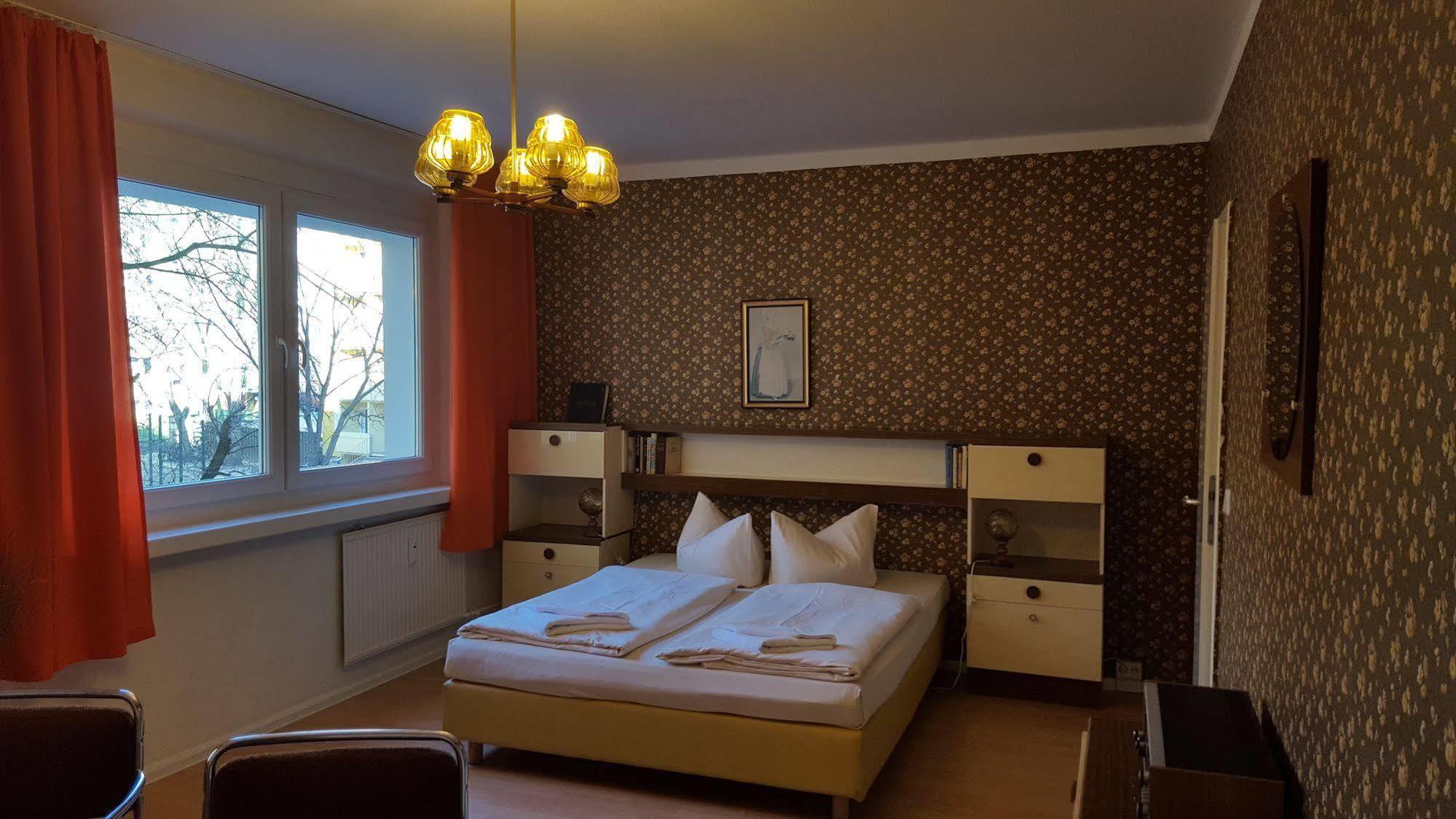 Ostel - Das Ddr Hostel Berlin Extérieur photo