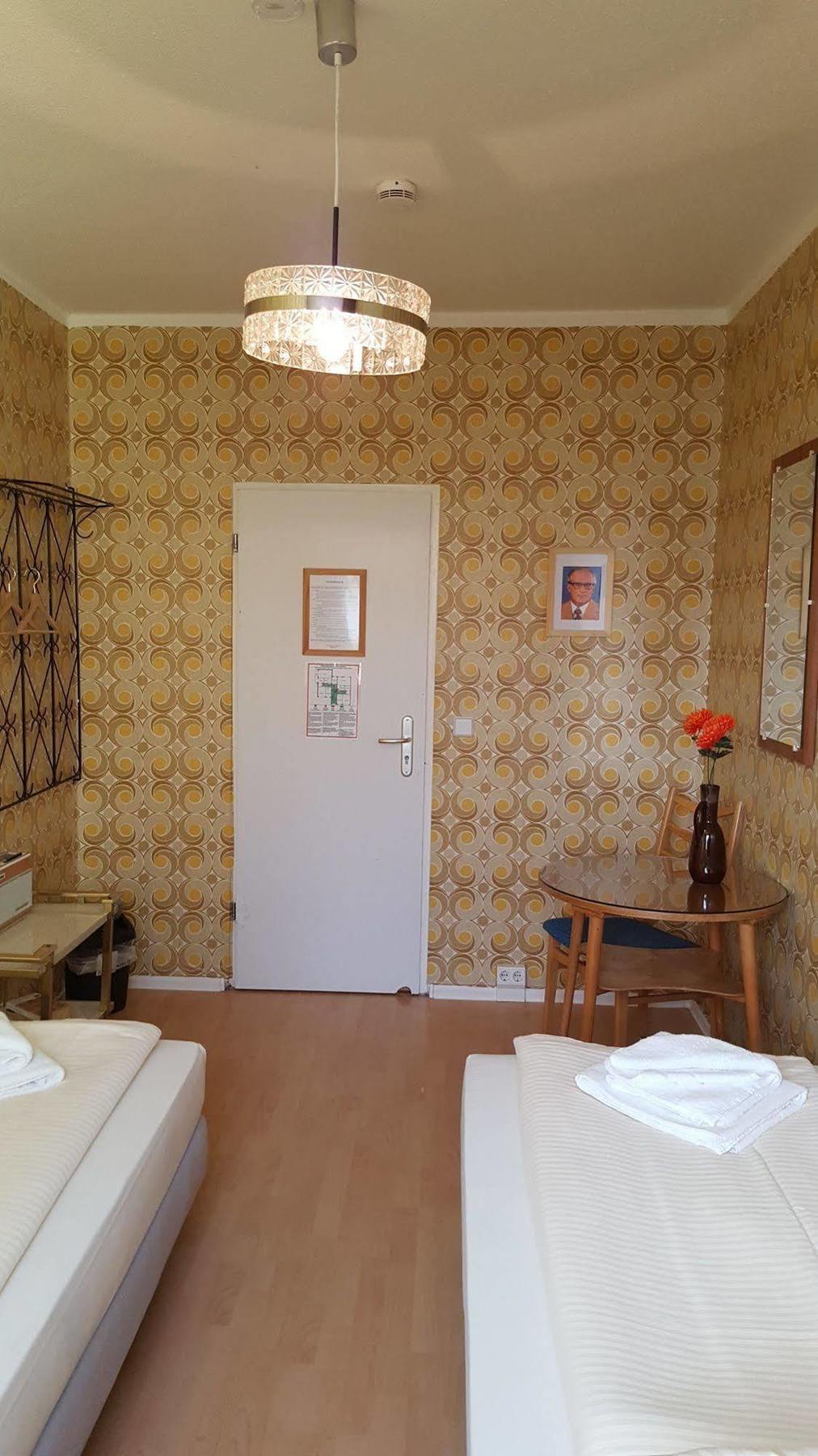Ostel - Das Ddr Hostel Berlin Extérieur photo