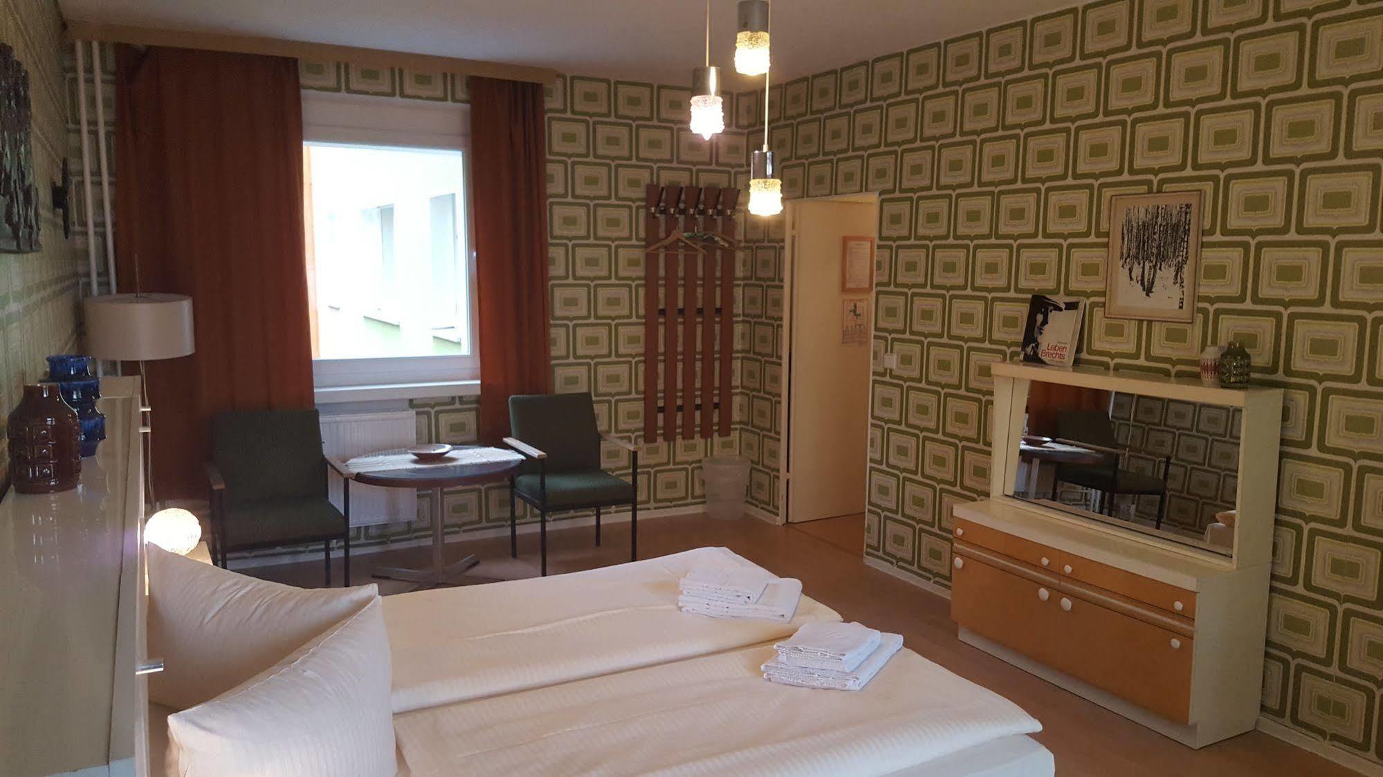 Ostel - Das Ddr Hostel Berlin Extérieur photo
